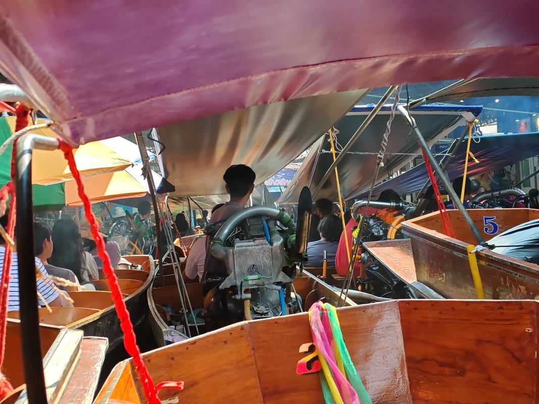 Damnoen Saduak Floating Market - zápcha