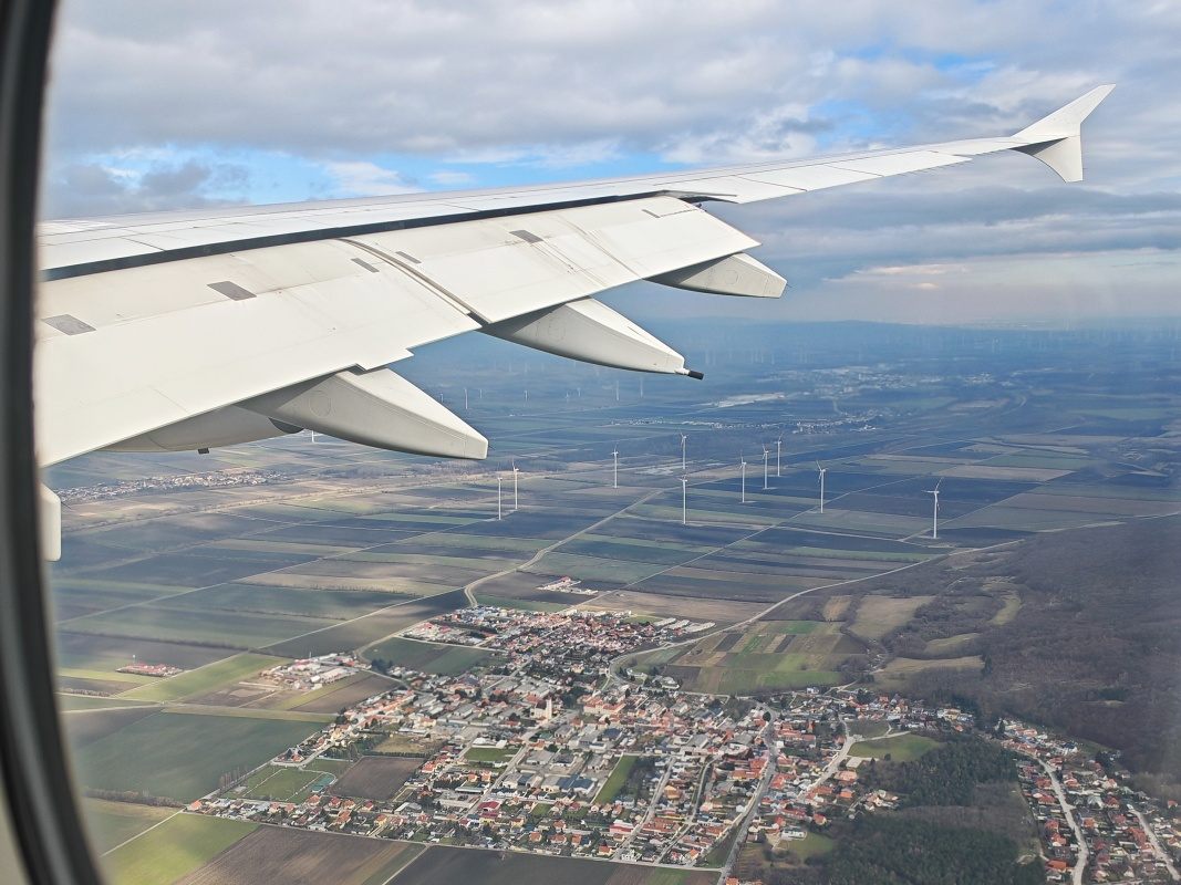 15:10->12:10, pristávame vo Viedni