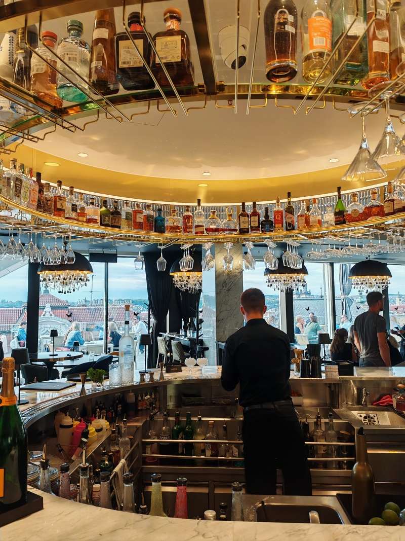 Fly Vista rooftop bar