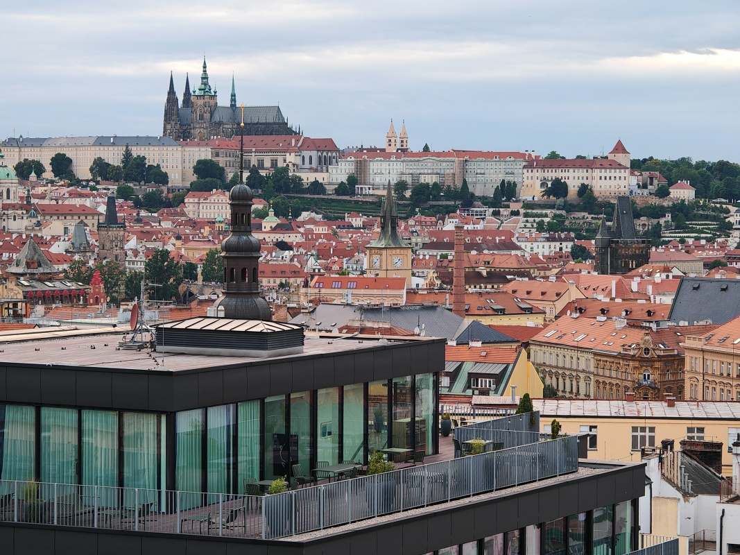 Výhľad zo strechy Fly Vista