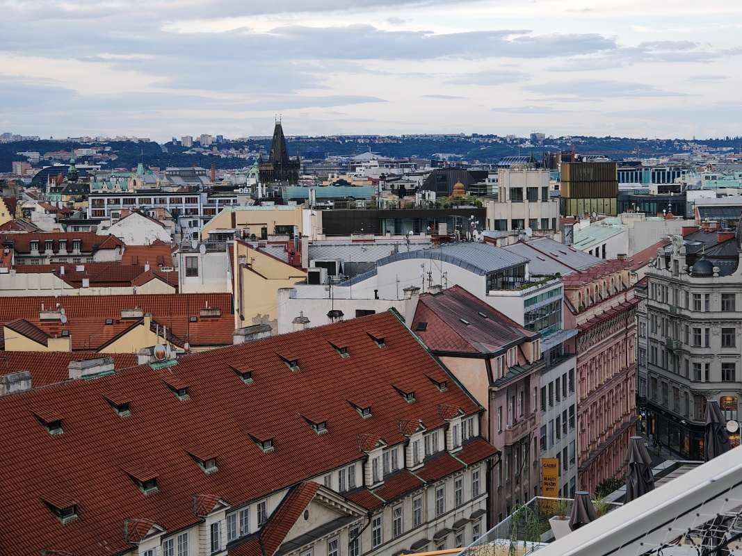 Výhľad zo strechy Fly Vista