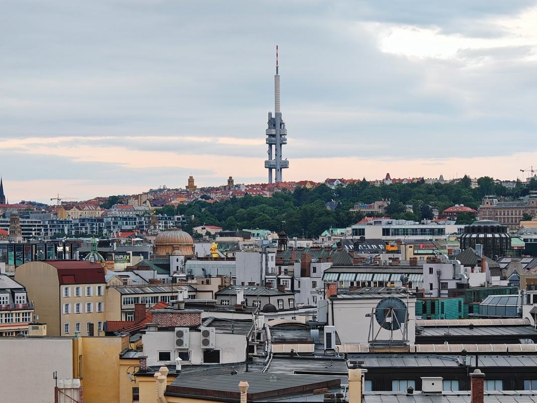 Výhľad zo strechy Fly Vista