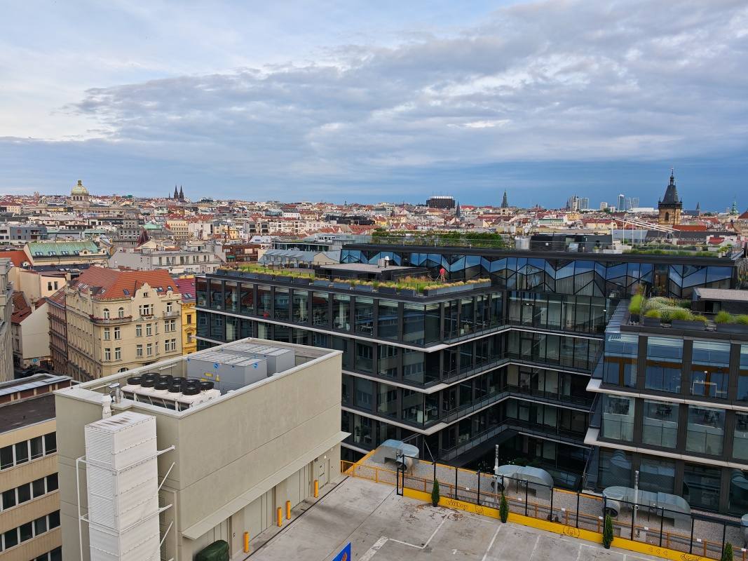 Výhľad zo strechy Fly Vista