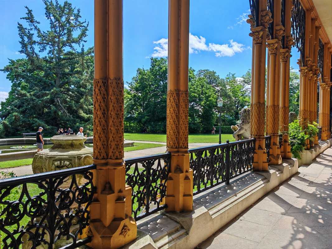 Zadná časť zámku