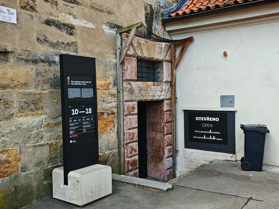 Novomlýnska vodárenská veža