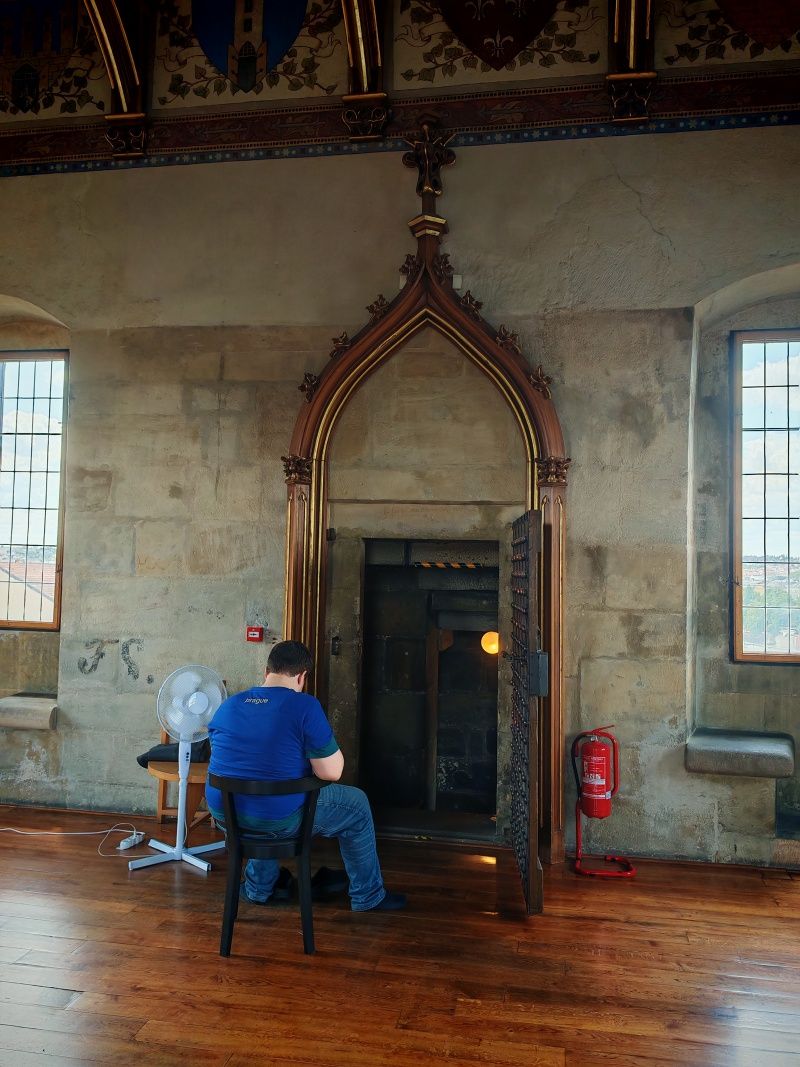 Staromestská mostecká veža, sála s mestskými znakmi pražských časttí