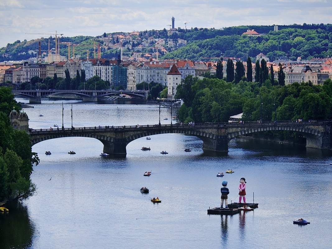 Staromestská mostecká veža, WAW, do Prahy prišiel Squid Game