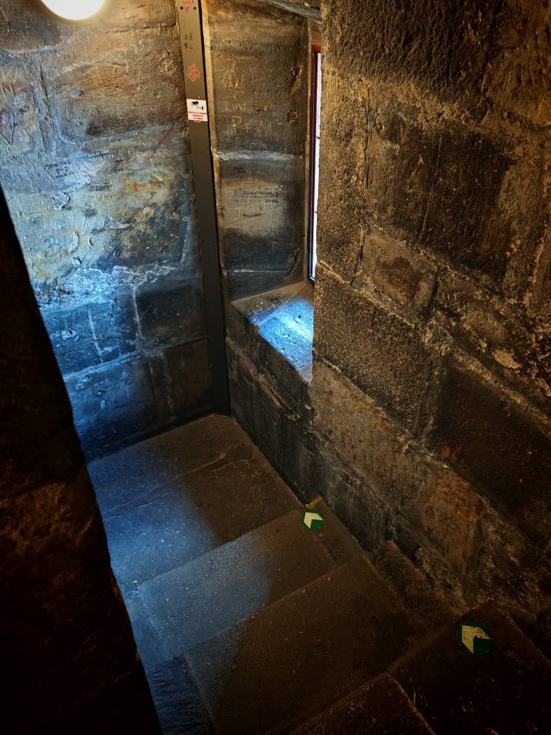 Staromestská mostecká veža ... idem dole