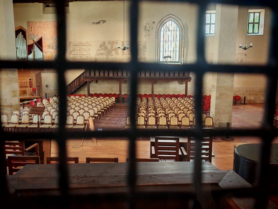 Betlémska kaplnka, okienko na balkónik a kaplnky