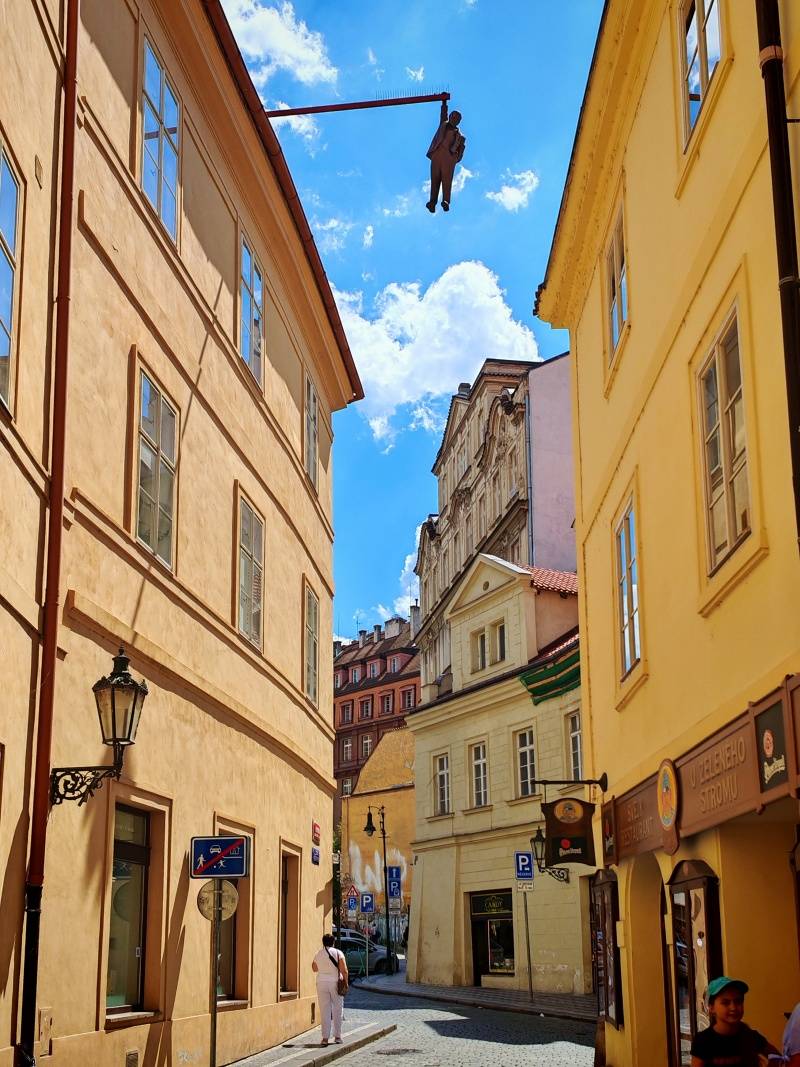 David Černý - Socha zaveseného Sigmunda Freuda 'Viselec'