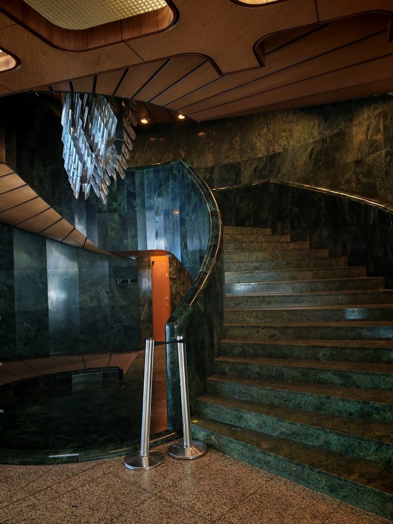 Ideme do kaviarne v Nardním divadle