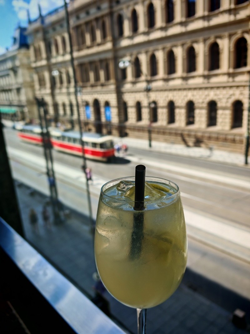 Lemoncello spritz v Národním Divadle