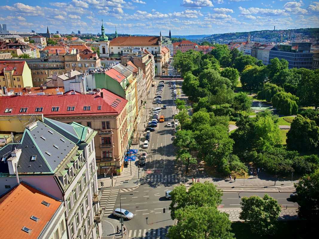 Veža Novomestskej radnice, výhľad na Karlovo námestie