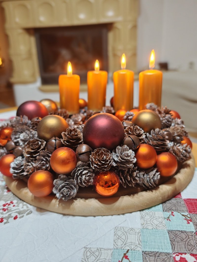 Horí už aj štvrtá adventná sviečka