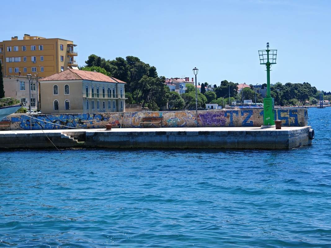 Mólo, kde sme v r. 2004 s deťmi umierali od horúčavy ... 