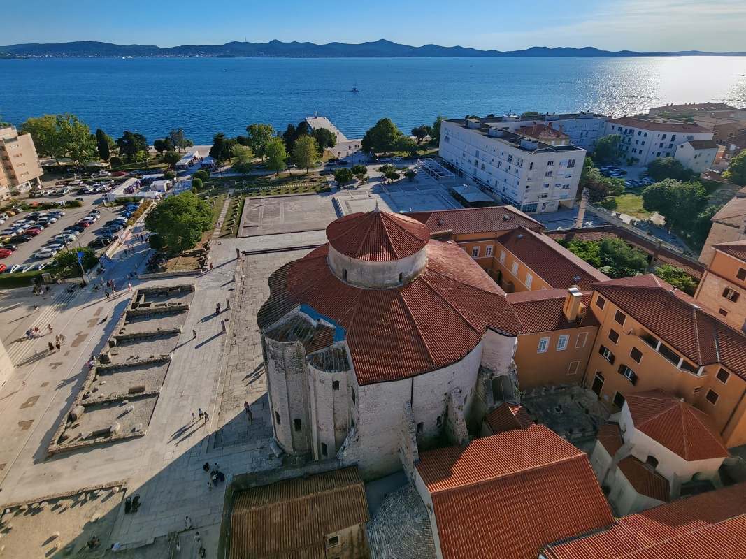 Veža kostola sv. Anastázie - Kostol sv. Donáta, Rímske fórum, more a ostrovy