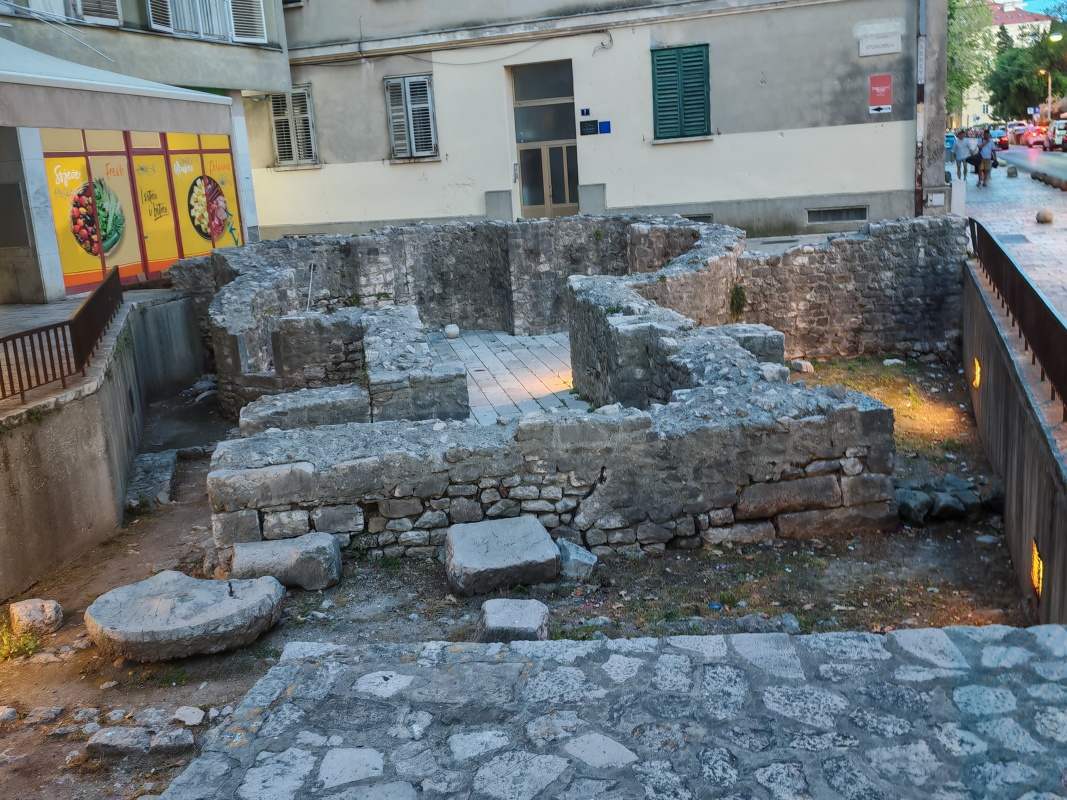 Pozostatky Kostola Stomorica, 10.-11. st.