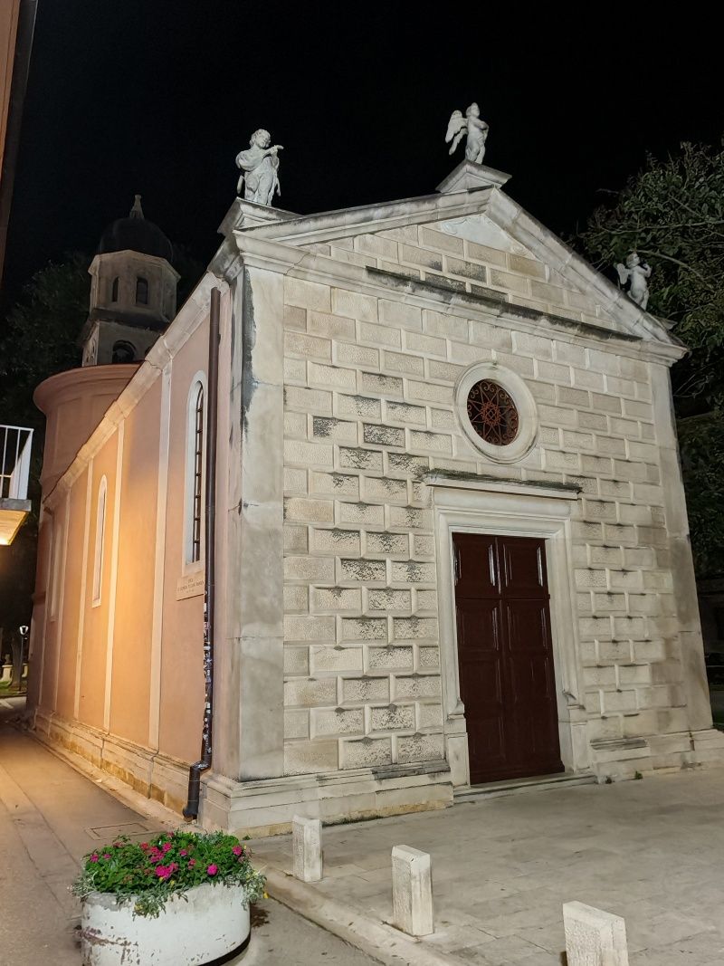 Kaplnka na konci Širokej ulice