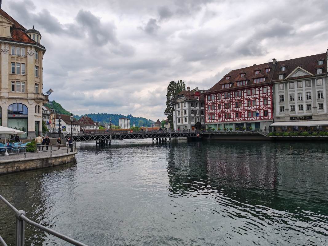 Predo mnou Reussbrücke