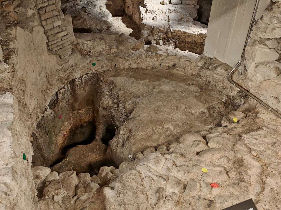 Fraumünster - apsida prvého kostola, r. 853