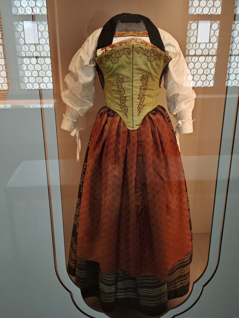 Landesmuseum - vo veži