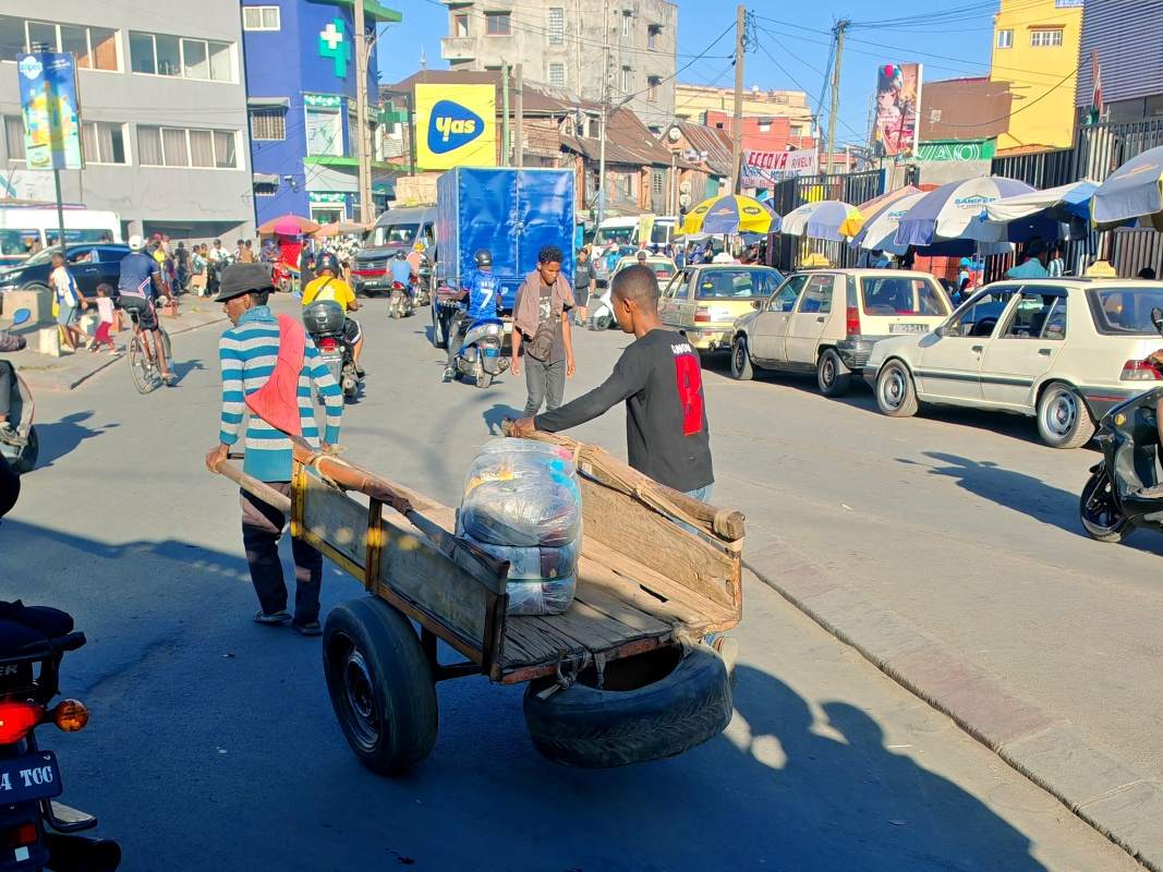 Antananarivo, z letiska na hotel