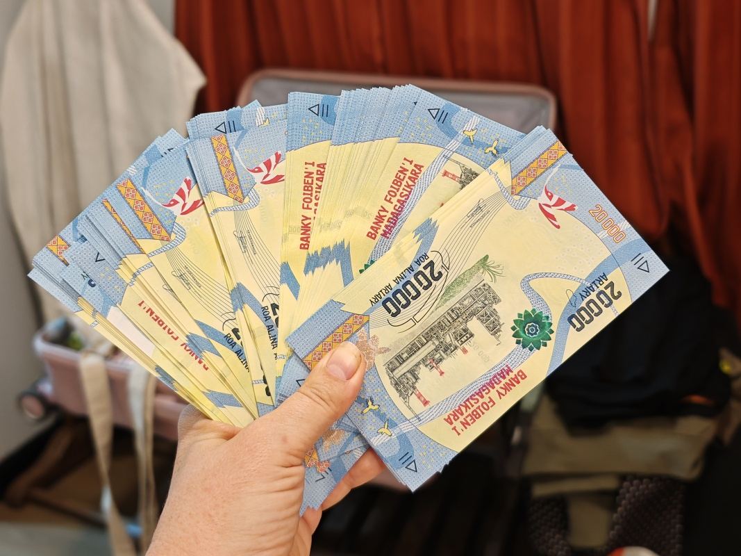 400€ zmenené na 1 848 000 ariary, som milionárka :D