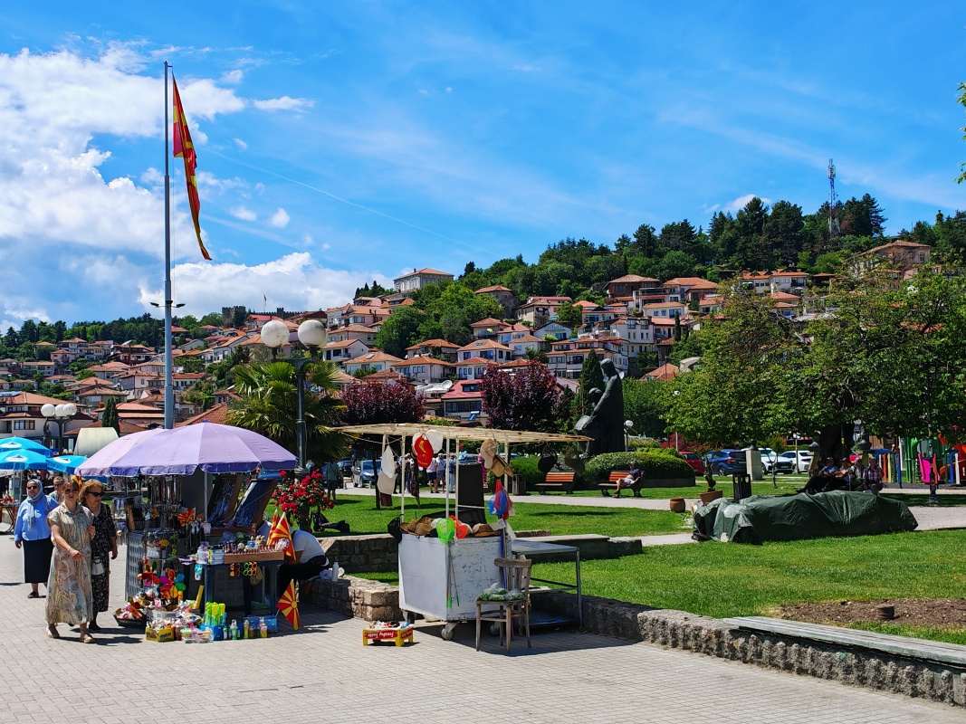 Staré mesto z promeády za prístavom