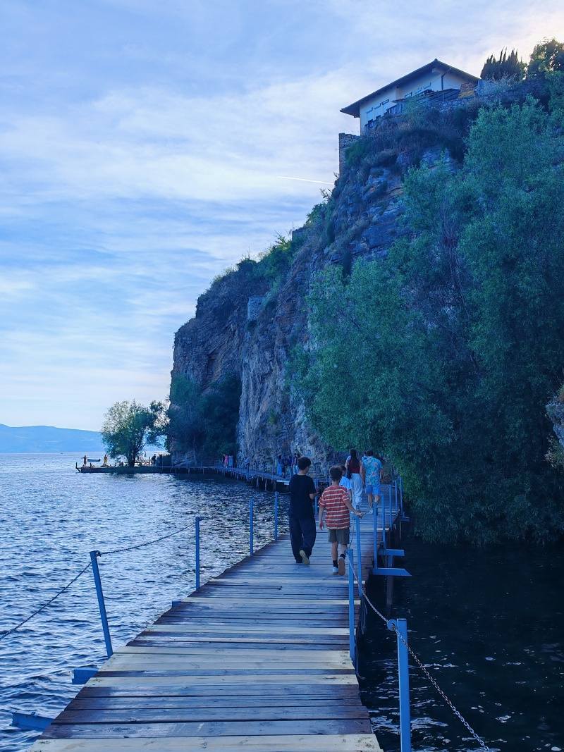 Pobrežná promenáda