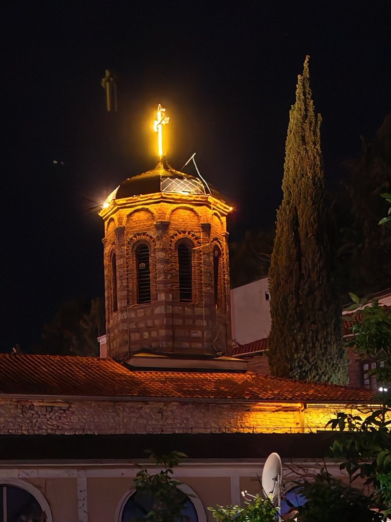 21:25, nočný Ohrid