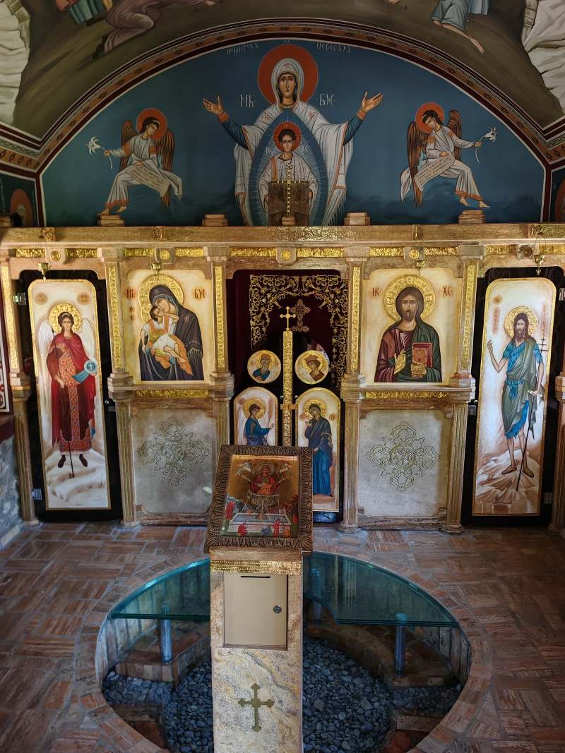 Kostol sv. Bohorodičky s prameňom vnútri kostola