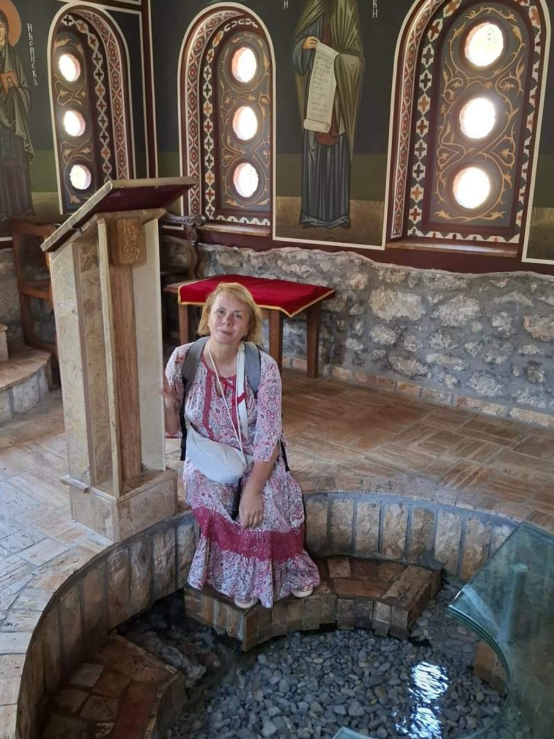 Kostol sv. Bohorodičky s prameňom vnútri kostola