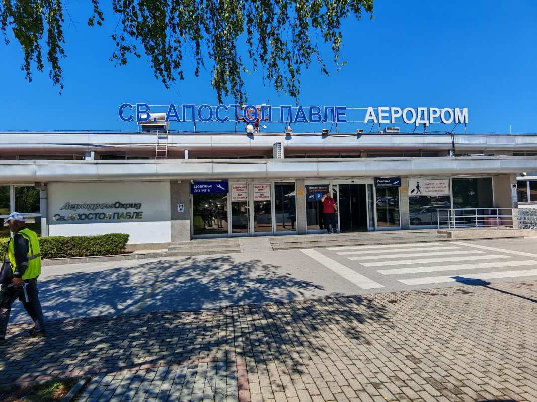 10:20, letisko apoštola Pavla