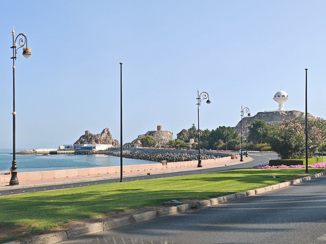Mutrah Corniche, promenáda okolo prístavu