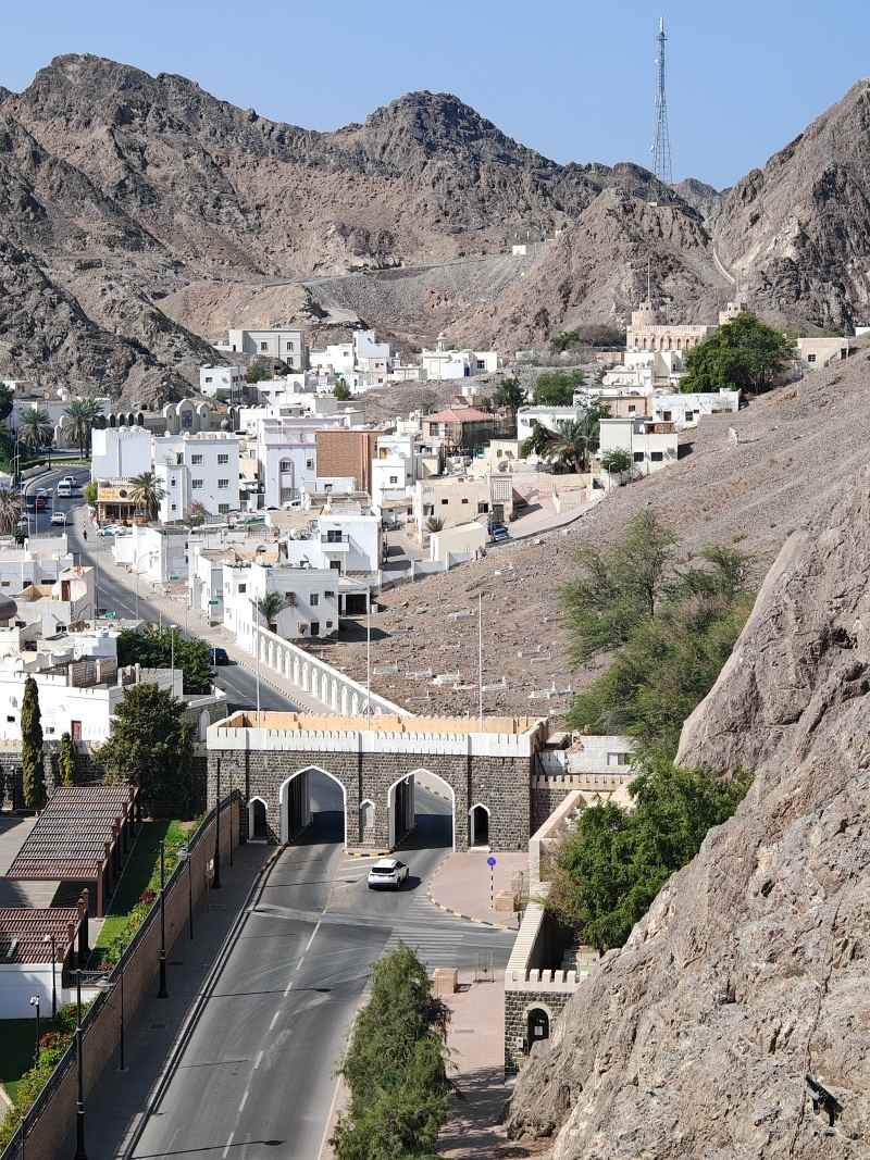 Al Mirani - výhľad na Starý Muscat