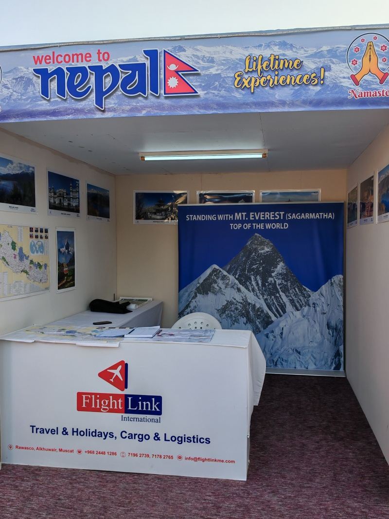 Dedinka národov, nepálska reklama - to fakt ma zoberú na Mt. Everest??? :O