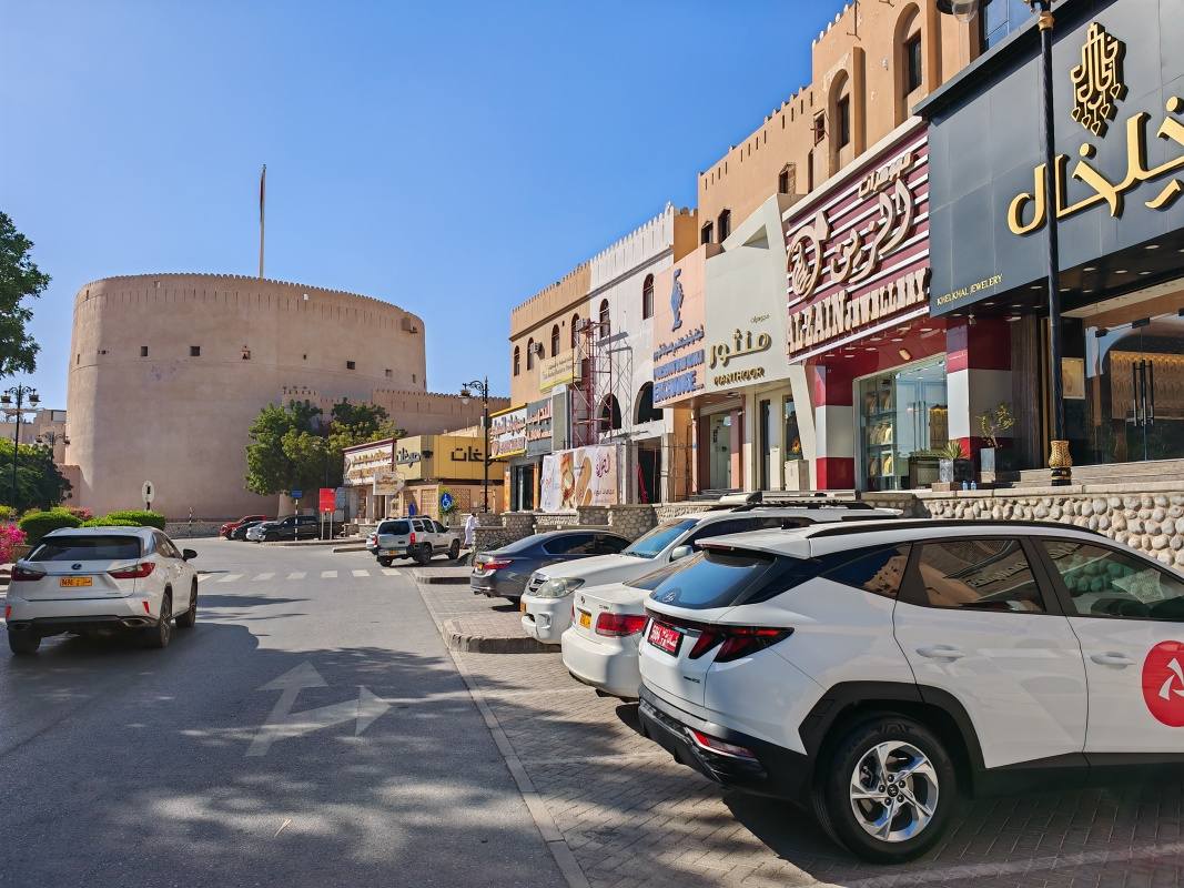 Nizwa a veža pevnosti Nizwa