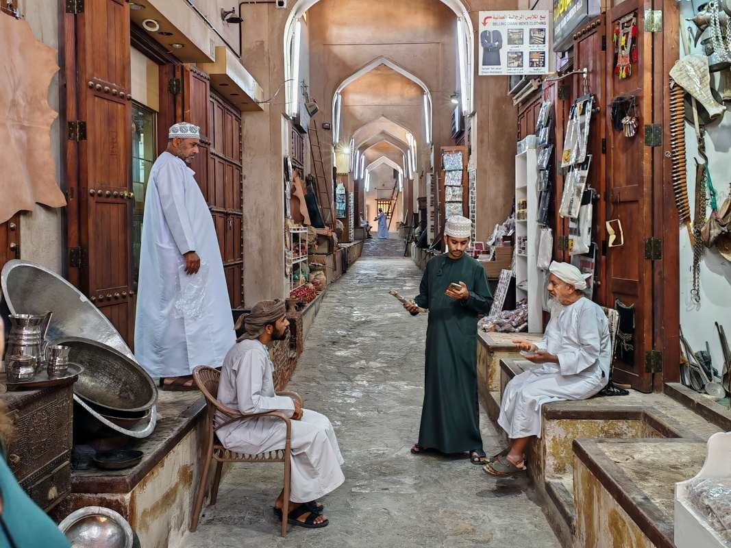 10:00, Nizwa trh