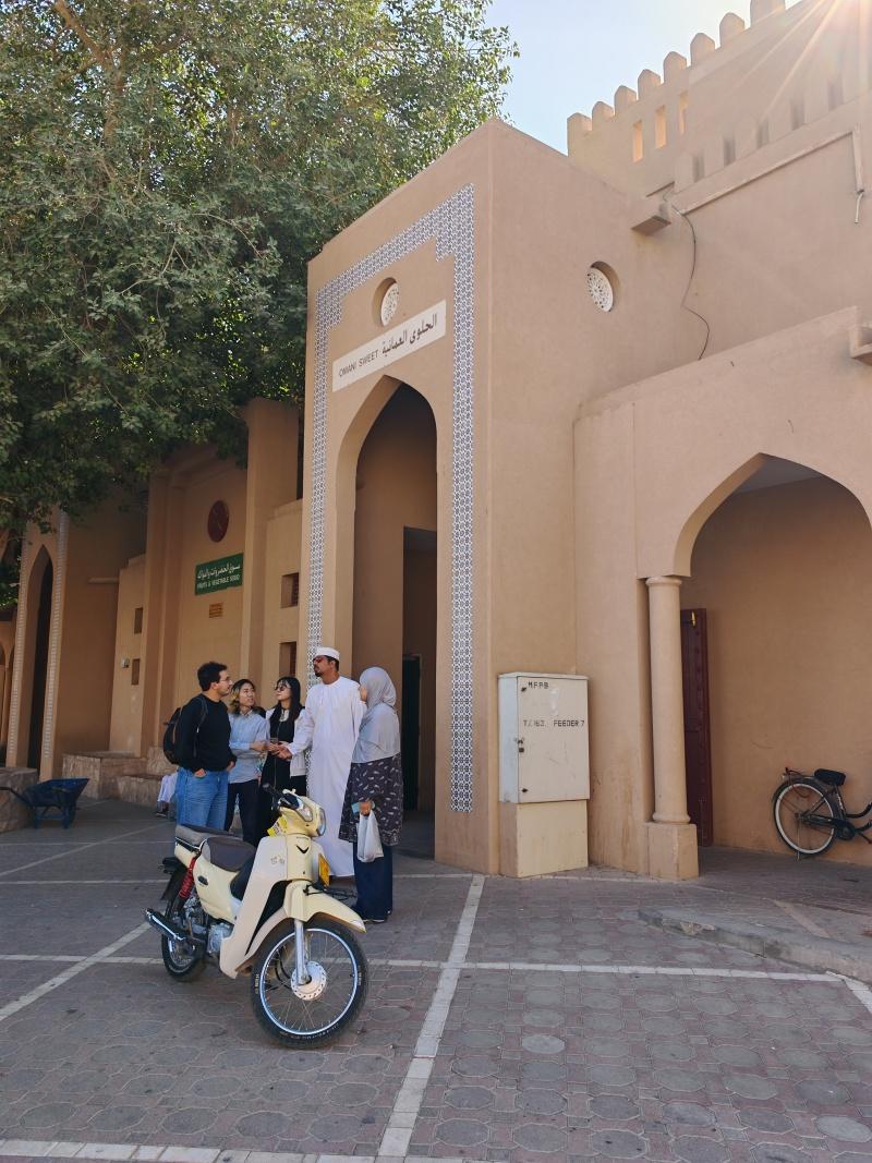 Nizwa Souq, vnútorný trh so sladkosťami
