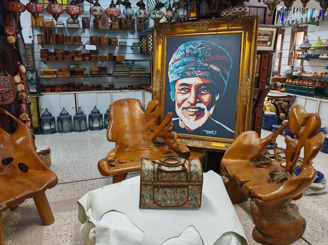 Nizwa Souq, obchod suvenírmi