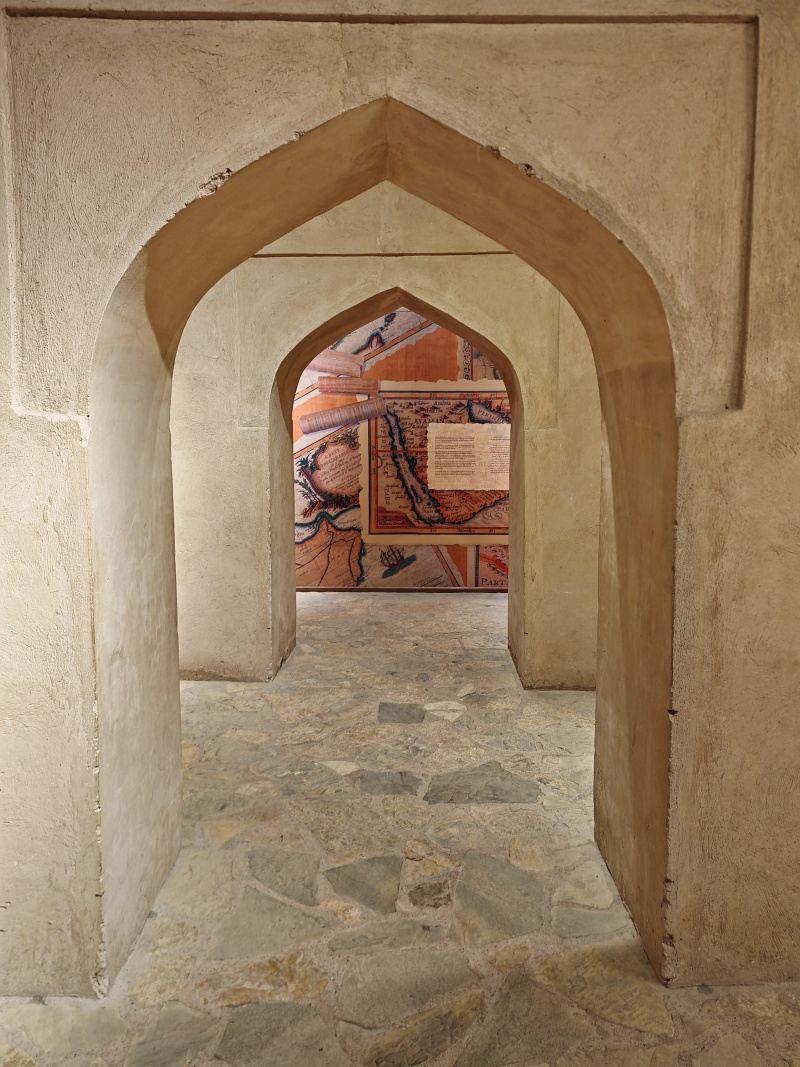 Nizwa Fort, výstavy v podzemí