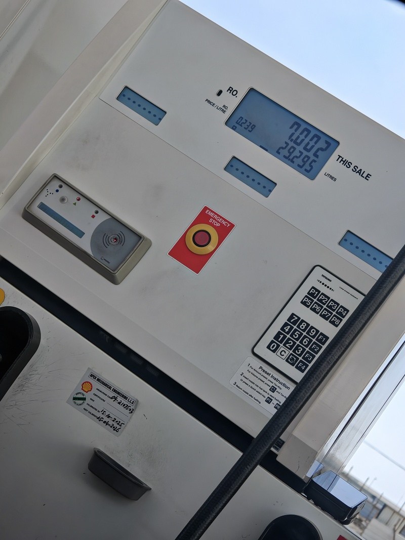 Prvý krát tankujeme - 29,295l za 7 OMR, 15,4€ !!! tak toto je skutočná rozprávka ☺☺☺
