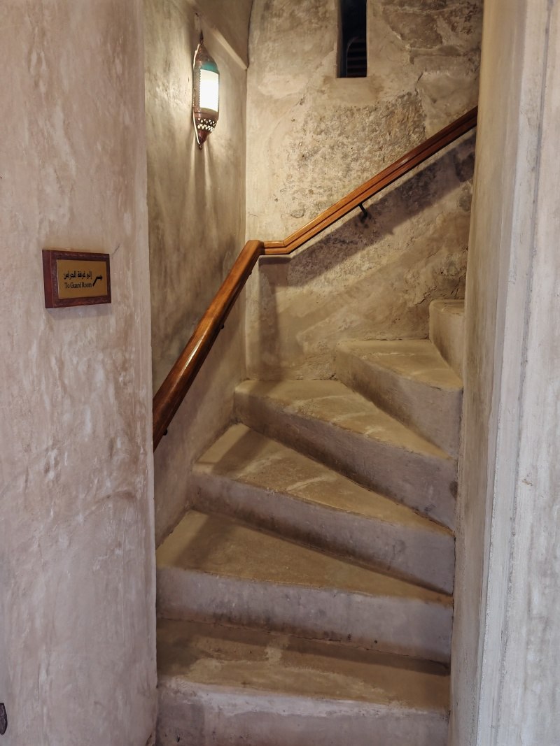 16:07, Jabreen Castle, do strážnice vprednej veži nejdmeme, máme dosť :)