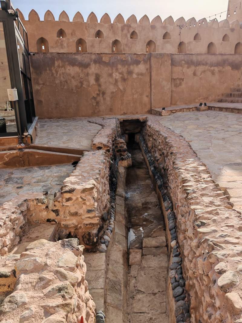 Jabreen Castle, falaj (fadžal)