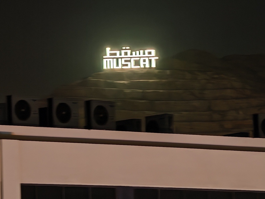 Svietiaci Muscat na ceste do Al Amarat cez hory
