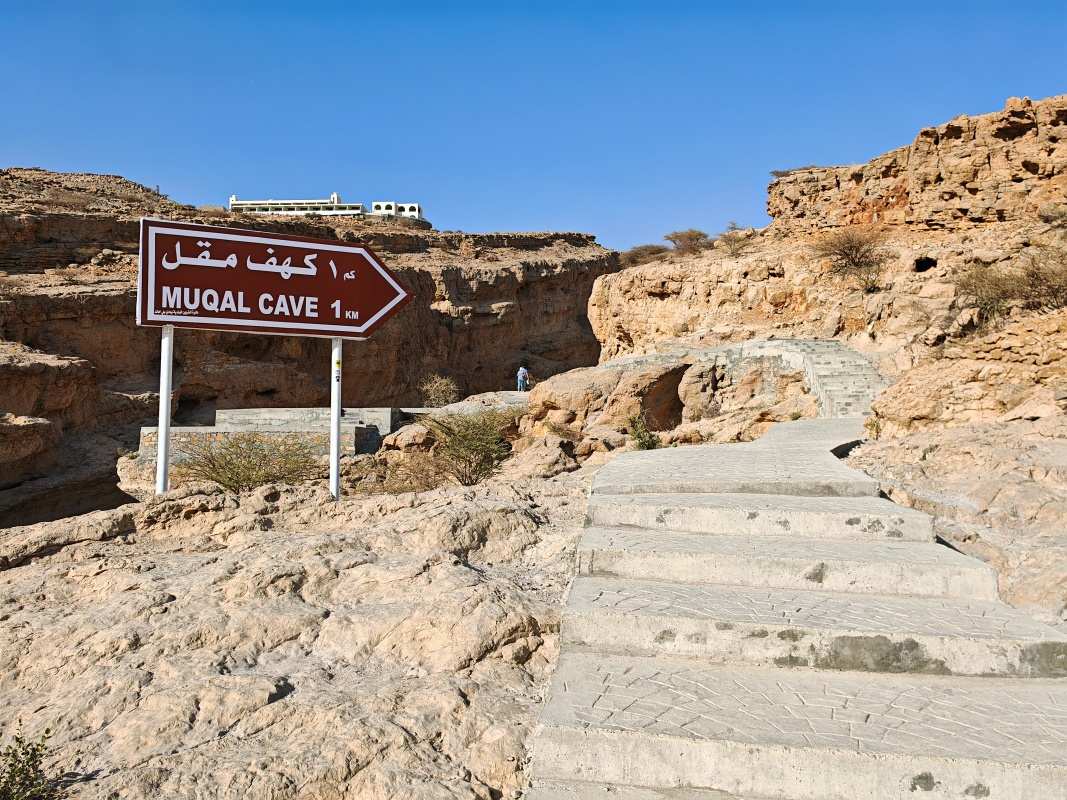 Wadi Bani Khalid, musíme dôjsť k Muqal jaskyni