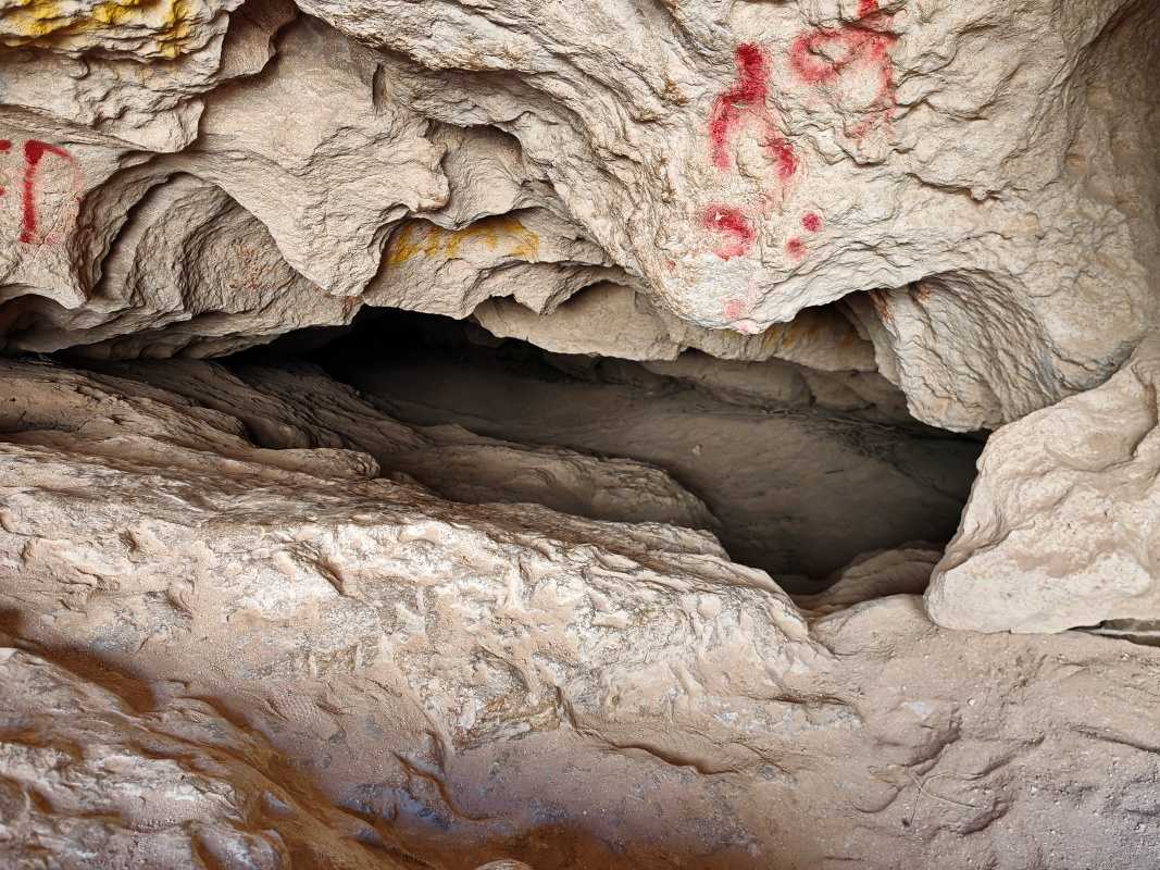 16:15, Wadi Bani Khalid, Muqal jaskyňa