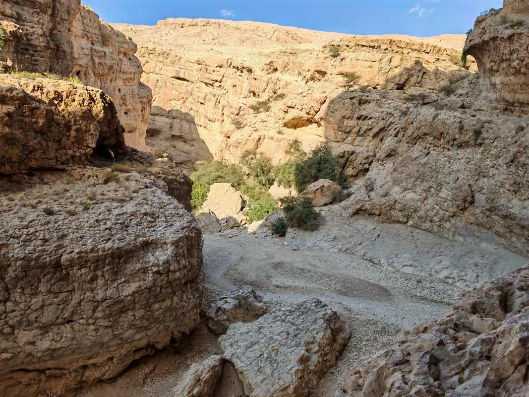 Wadi Bani Khalid, výhľad od Muqal jaskyne