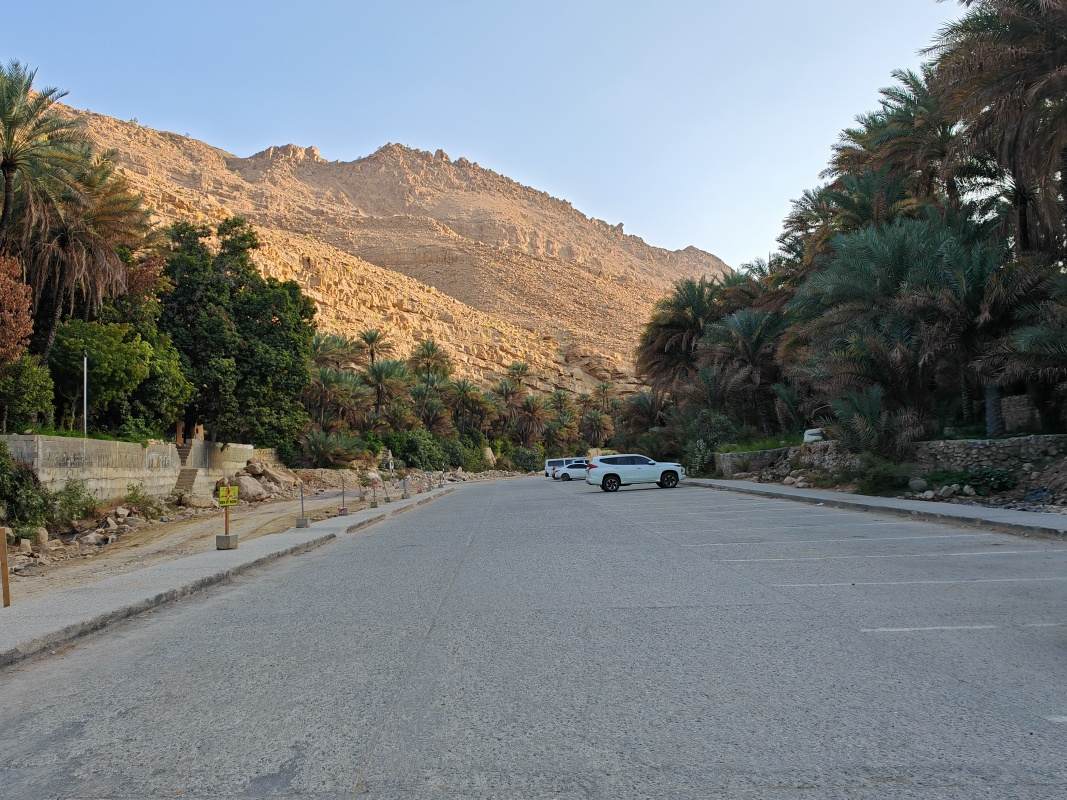 16:50, Wadi Bani Khalid, autá zmizli :)