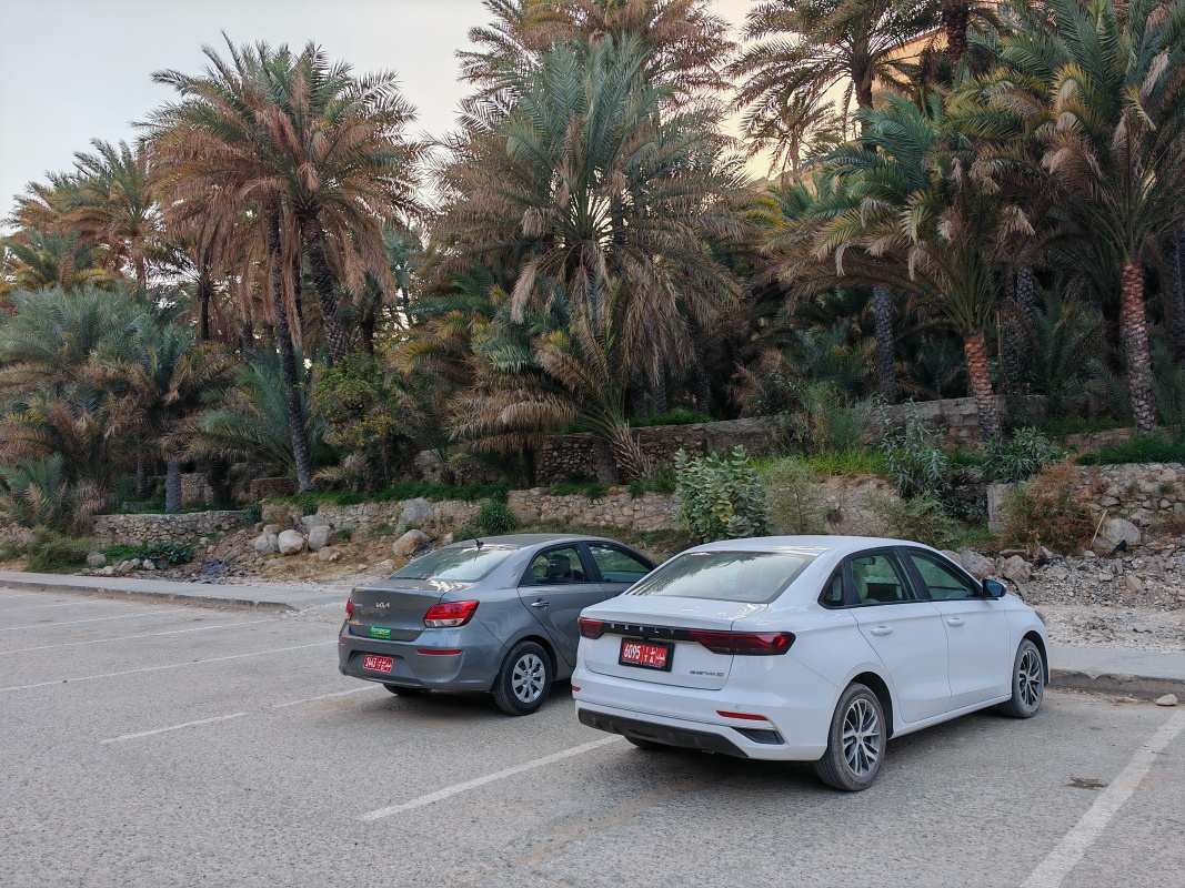 Cesta späť z Wadi Bani Khalid na diaľnicu